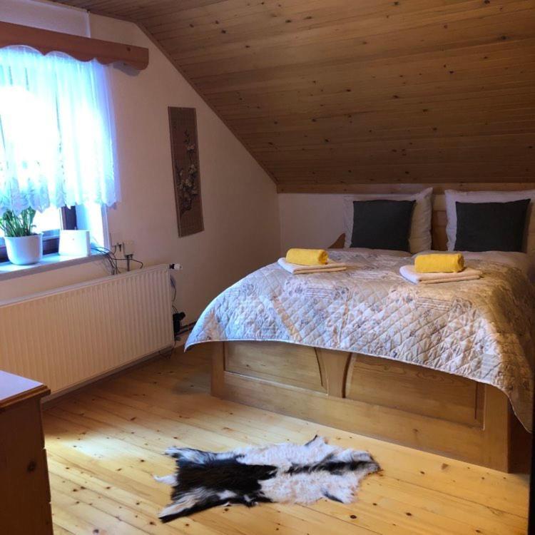 Apartma Cvrsta Trojka Jesenice Eksteriør billede